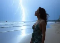 mulher atingida por raio